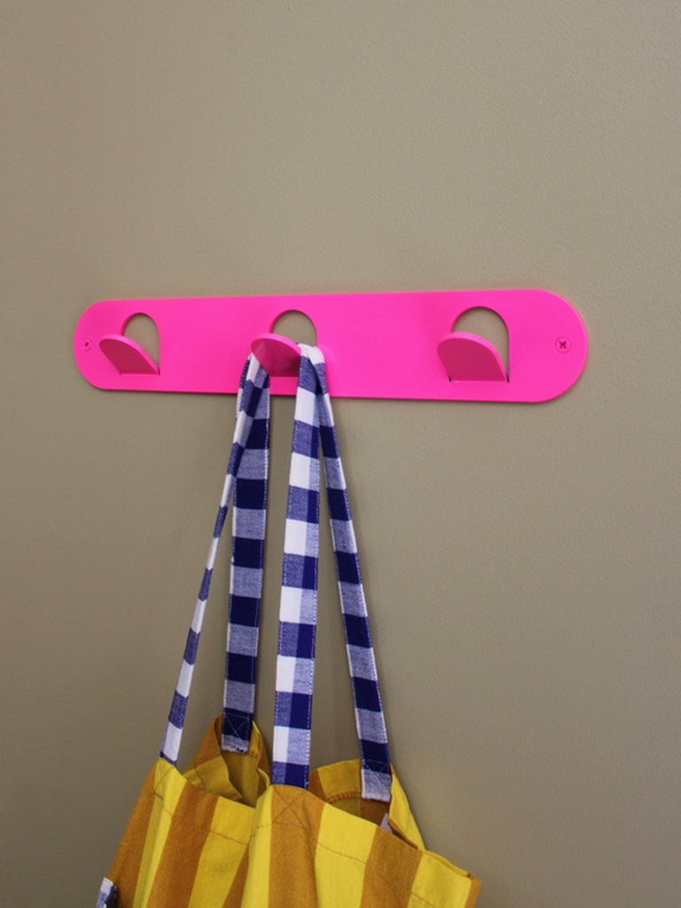 Triple Tab Hook - Fluro Pink Gloss