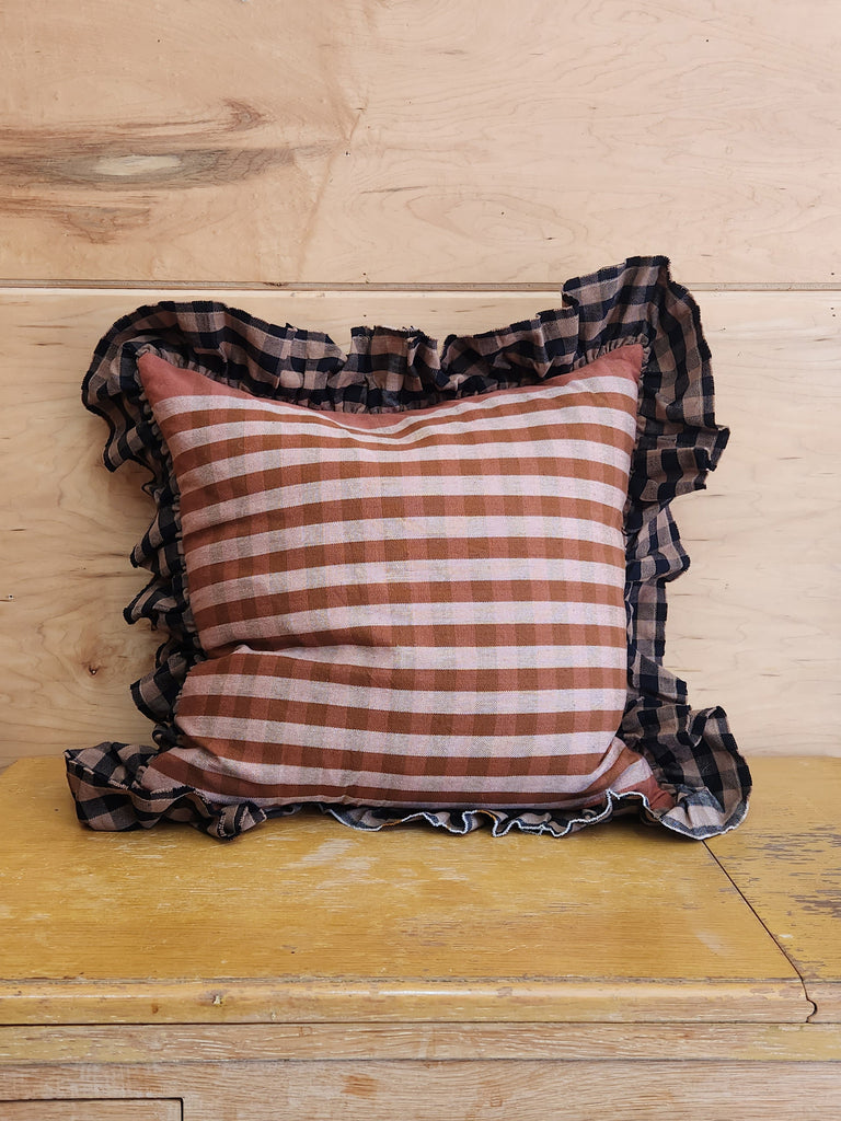 Outlet: Ruffle Pillow - Rhubarb