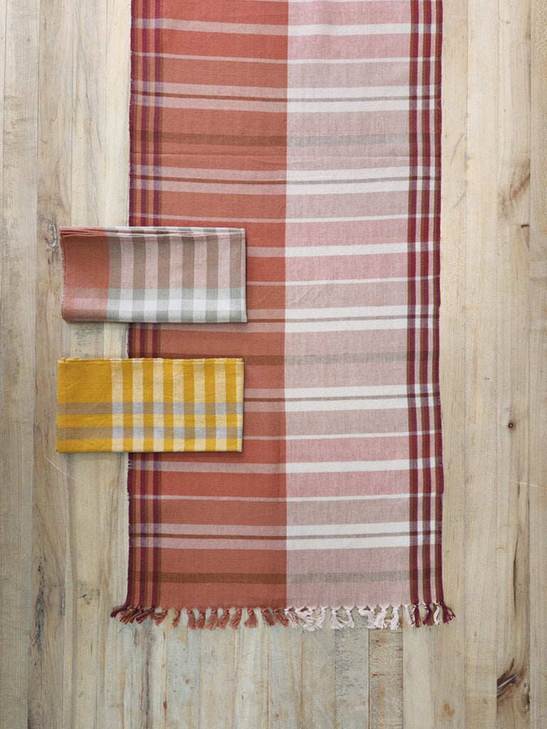 Table Runner - Strawberry